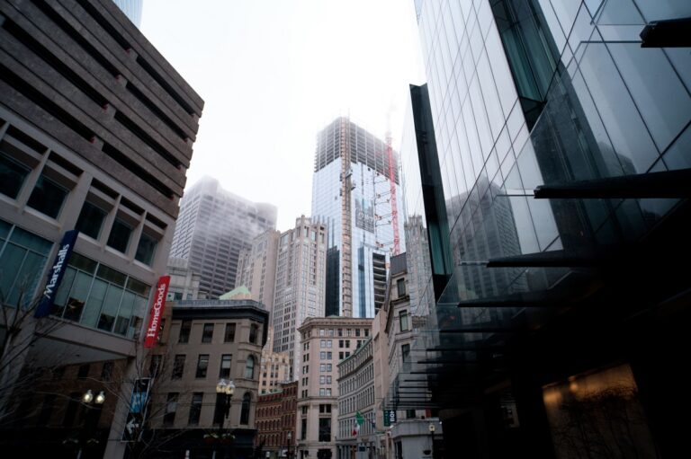 US construction returns to growth, but delivery constraints now decide which projects move